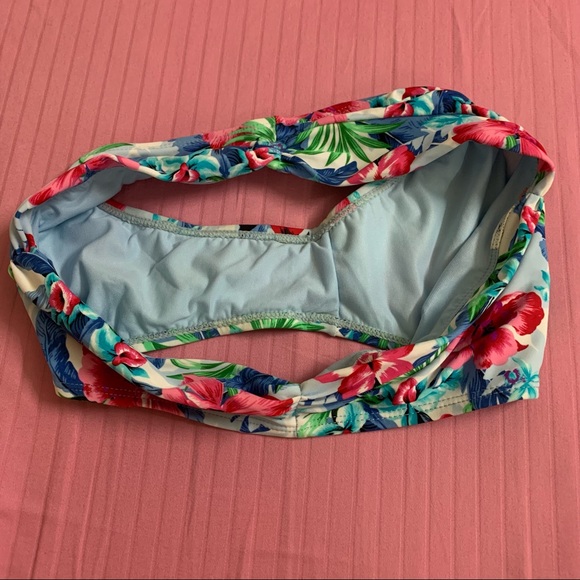 ❌ SOLD ❌ Forever 21 Cute Summery Beachwear - 2 for ₹550 - Picture 5 of 8